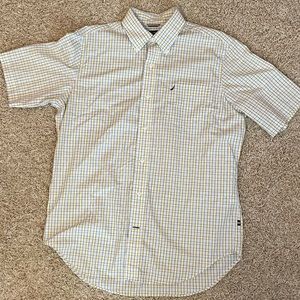 Nautica Men’s short sleeve shirt, wrinkle resistant